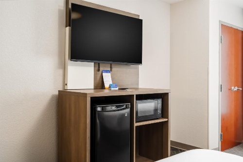 Comfort Suites Columbia Northeast - Fort Jackson image 12
