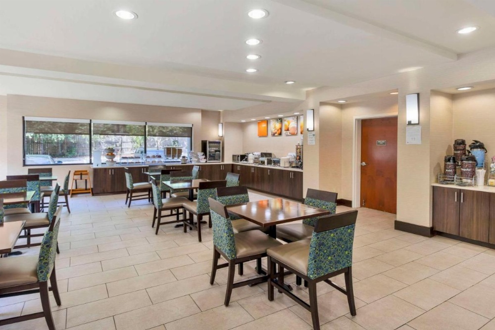 Comfort Suites Columbia Northeast - Fort Jackson Image 46