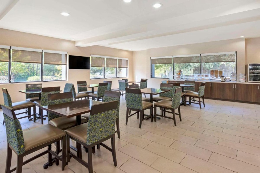 Comfort Suites Columbia Northeast - Fort Jackson Image 47